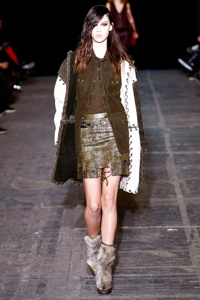 Look 14